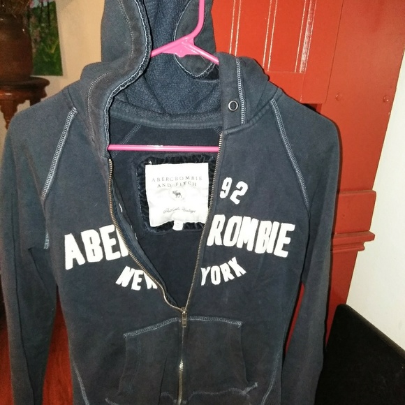 Sweatshirt - Picture 3 of 3